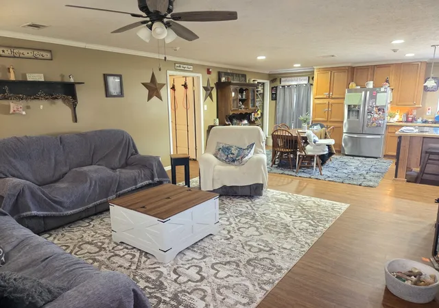 Photo 3 of Manufactured home for sale at 104 S Douglas St, Mcleansboro, IL 62859 | MLS# 12600313 | Listing updated on 2026-07-28