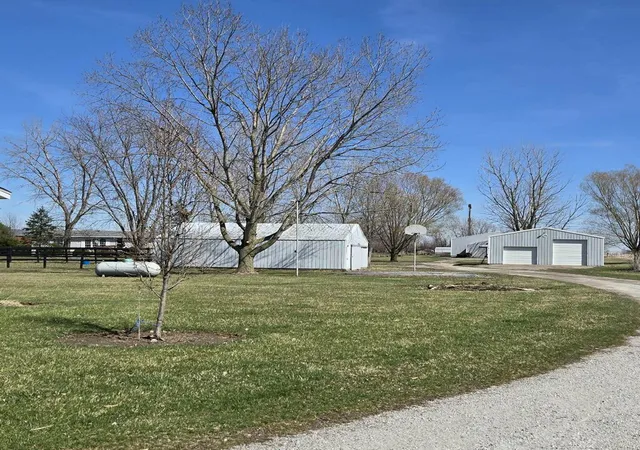Photo 4 of Single family home for sale at 27057 S Woodlawn Ave, Crete, IL 60417 | MLS# 12600410 | Listing updated on 2026-09-16