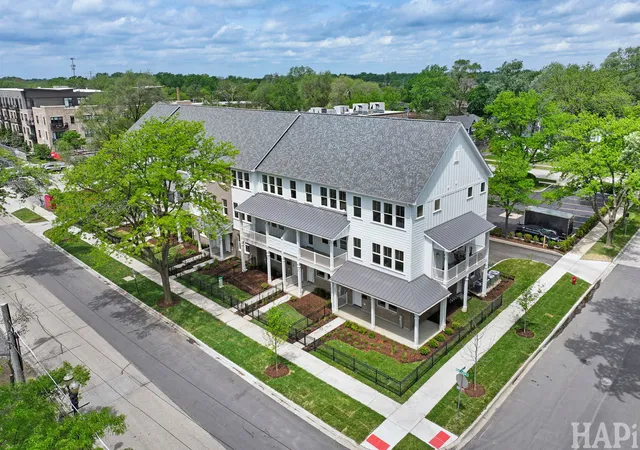 1st image of 160 Washington St #160, Barrington, IL 60010 | MLS# 12600508
