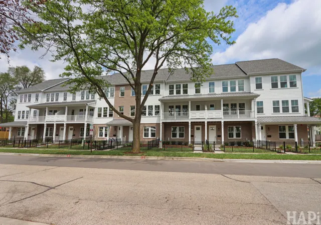 5th image of 160 Washington St #160, Barrington, IL 60010 | MLS# 12600508