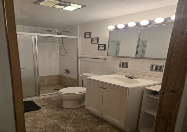 2nd image of 1141 Leavitt Ave, Flossmoor, IL 60422