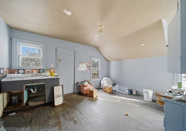 Listing Photo 2 - Condo for sale in building located at 506th Ave F, Sterling, IL 61081 - Unit #