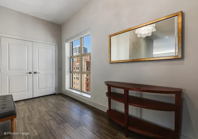 4th image of 1035 N Dearborn St, Chicago, IL 60610
