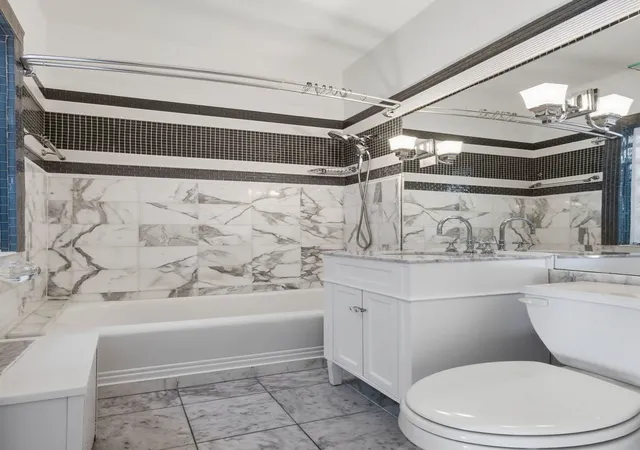 Homes for sale in Chicago, IL | 5108 S Woodlawn Avenue, Chicago, IL 60615 | Houzeo