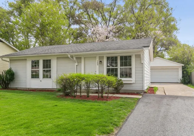 Homes for sale in Bolingbrook, IL | 164 Galewood Dr, Bolingbrook, IL 60440 | MLS# 12600949