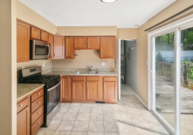 Homes for sale in Bolingbrook, IL | 164 Galewood Dr, Bolingbrook, IL 60440 | MLS# 12600949