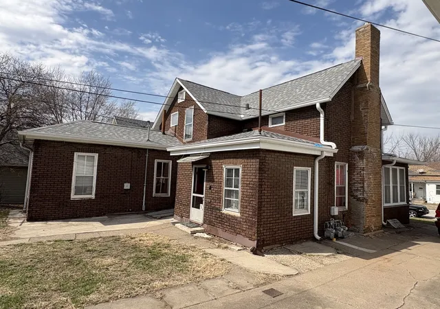 Homes for sale in Moline, IL | 2428 5Th Ave, Moline, IL 61265 | MLS# 12601198