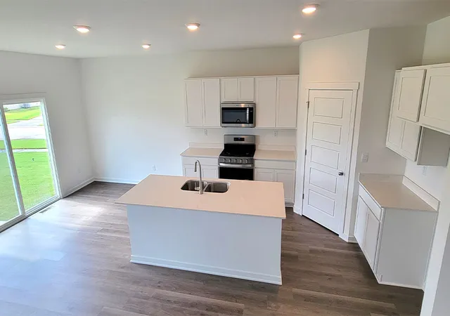 2nd image of 572 Revere St, Burlington, WI 53105 | MLS# 12601254
