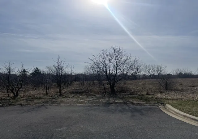 10th image of 1055 E Grand Ave, Lindenhurst, IL 60046 | MLS# 12601261