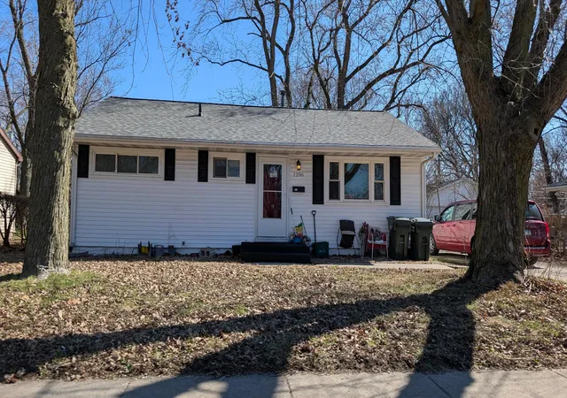Homes for sale in Urbana, IL | 1206 N Lincoln Ave, Urbana, IL 61801 | MLS# 12601313