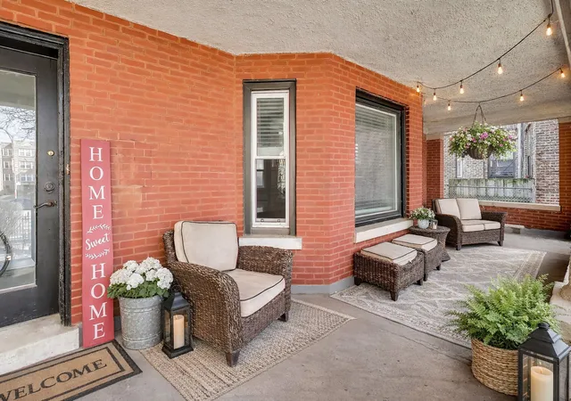 Homes for sale in Chicago, IL | 7015 N Sheridan Rd, Chicago, IL 60626 | MLS# 12601387