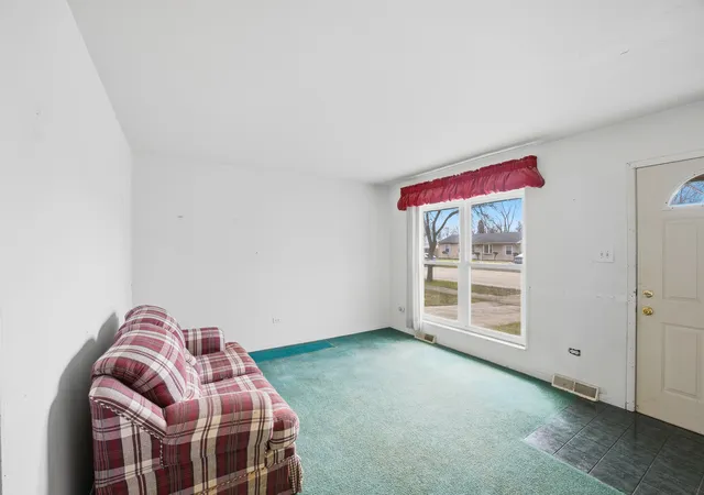 Photo 3 of Single family home for sale at 105 E Center St, Glenwood, IL 60425 | MLS# 12601581 | Listing updated on 2026-09-14