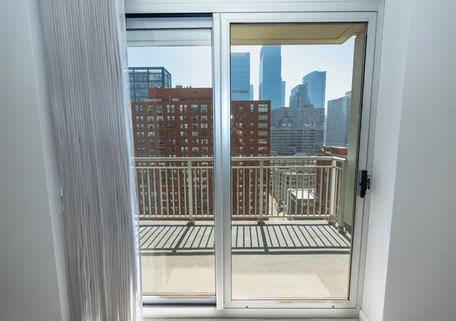 5th image of 330 W Grand Ave #1802, Chicago, IL 60654 | MLS# 12601691