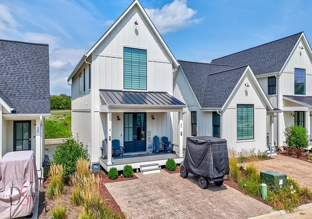 Photo 3 of Single family home for sale at 32 Waterside Way, Ottawa, IL 61350 | MLS# 12601855 | Listing updated on 2026-09-20