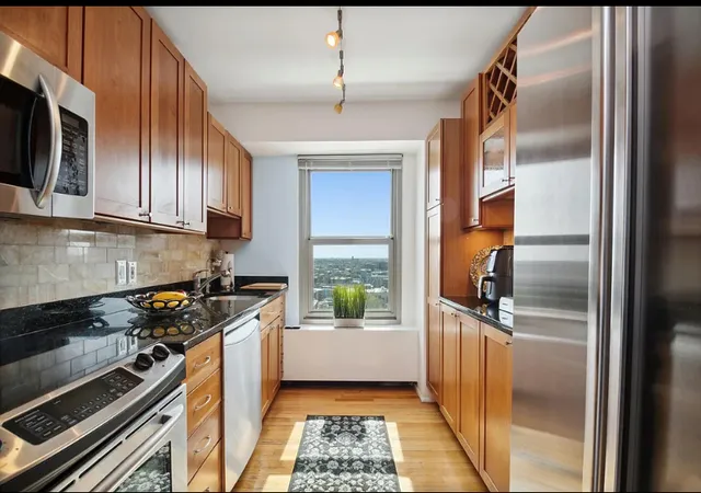 Photo 2 of Condo for sale at 3600 N Lake Shore Dr #1624, Chicago, IL 60613 | MLS# 12601873 | Listing updated on 2026-09-16