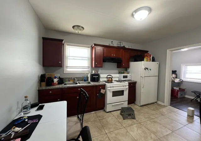 5th image of 8349 S Colfax Ave, Chicago, IL 60617 | MLS# 12601916
