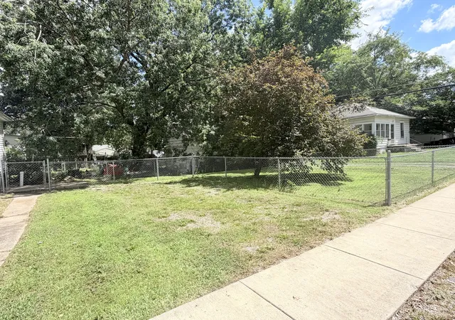 5th image of 222 W Park St, Harrisburg, IL 62946 | MLS# 12601931