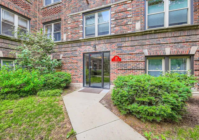 Photo 3 of Condo for sale at 28 S 6th Avenue #1D, La Grange, IL 60525 | MLS# 12601936 | Listing updated on 2026-06-03