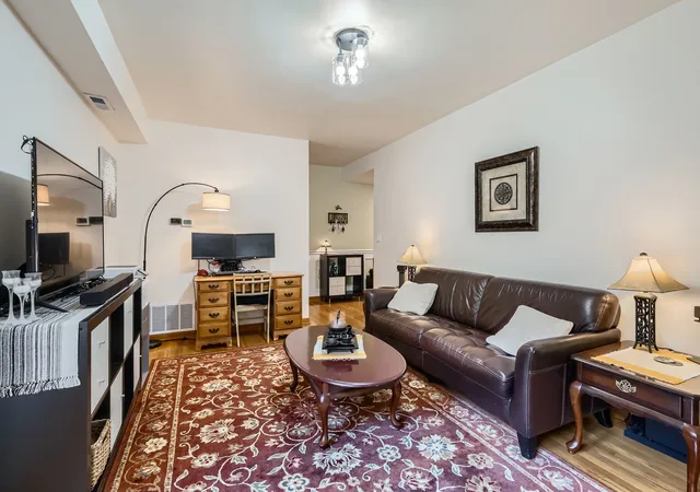 Listing Photo 5 - Condo for sale in building located at 28 S 6Th Ave, La Grange, IL 60525 - Unit #1D