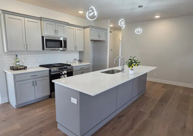 Photo 4 of Single family home for sale at 2905 Binghamton Ln, Bloomington, IL 61705 | MLS# 12601986 | Listing updated on 2026-09-12