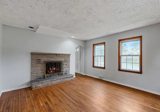 3rd image of 320 Streamside Dr, Harvey, IL 60426 | MLS# 12602255