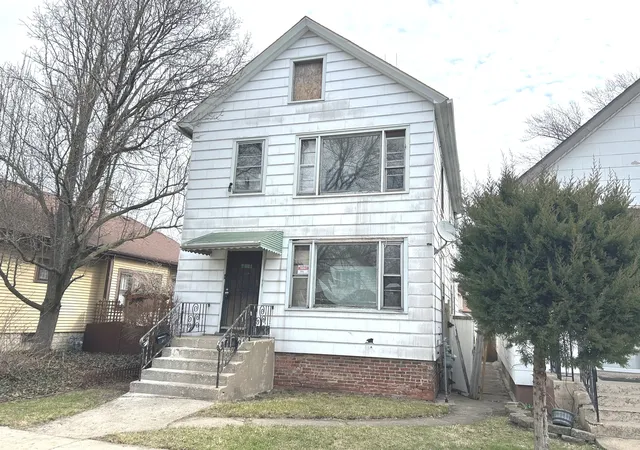 2nd image of 12557 Ann St, Blue Island, IL 60406 | MLS# 12602260