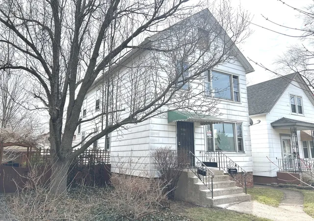3rd image of 12557 Ann St, Blue Island, IL 60406 | MLS# 12602260
