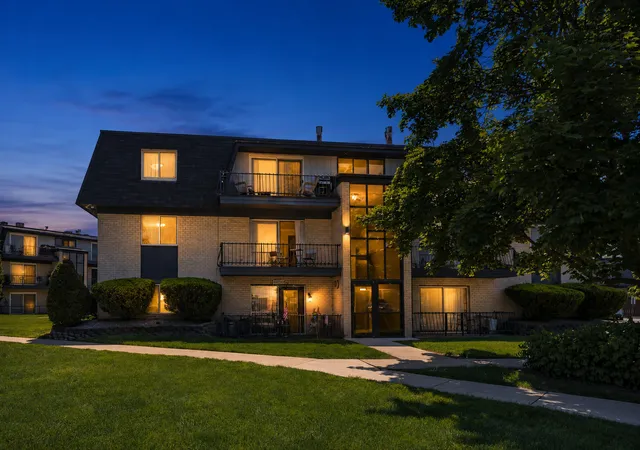 Homes for sale in Palos Hills, IL | 11124 S 84th Ave #2A, Palos Hills, IL 60465 | MLS# 12602527