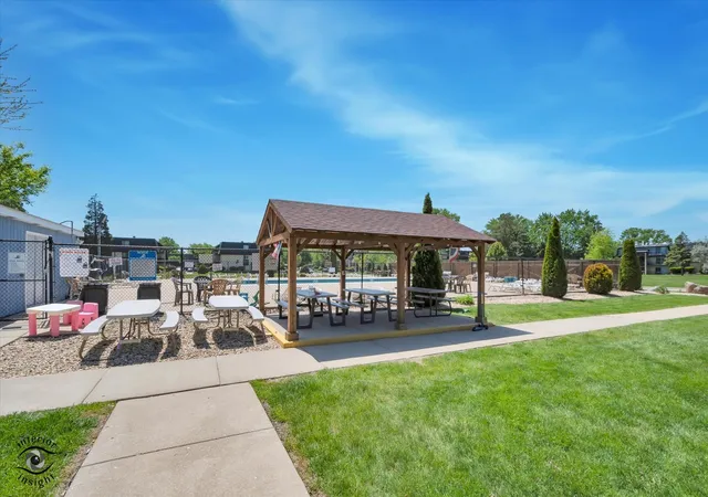 Homes for sale in Palos Hills, IL | 11124 S 84th Avenue, Palos Hills, IL 60465 | Houzeo