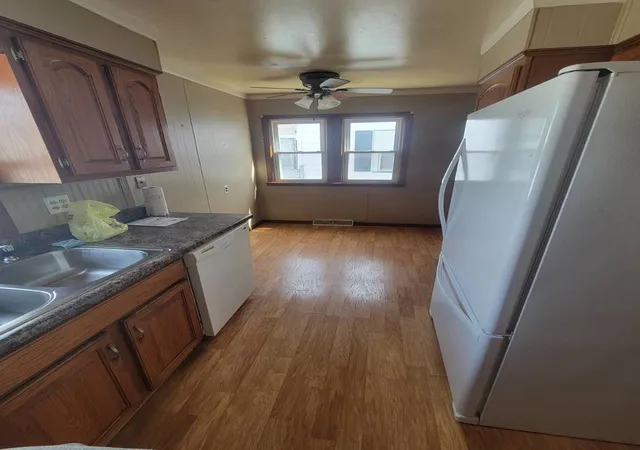 4th image of 1430 E Vanderhoof St, Decatur, IL 62521 | MLS# 12602623