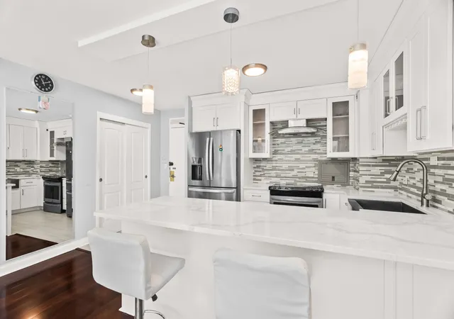 Homes for sale in Chicago, IL | 3600 N Lake Shore Dr #2205, Chicago, IL 60613 | MLS# 12602751