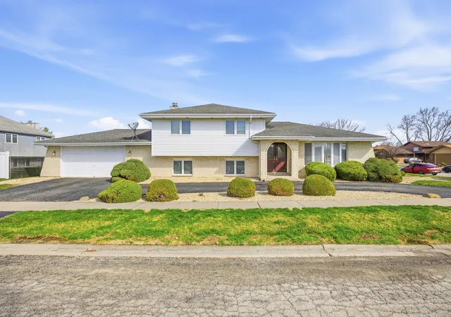 1st image of 20152 Juniper Ave, Lynwood, IL 60411 | MLS# 12602778