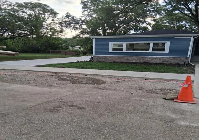 2nd image of 13621 S Homan Ave, Robbins, IL 60472 | MLS# 12602793