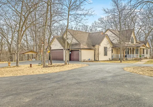 Photo 3 of Single family home for sale at 24-114 Lake Carroll Blvd, Lanark, IL 61046 | MLS# 12602818 | Listing updated on 2026-07-05