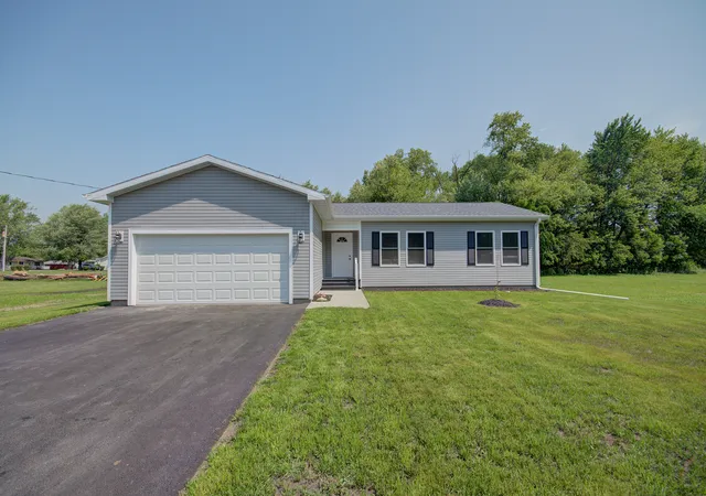 Photo 2 of Single family home for sale at 394 W 3rd Street, Braidwood, IL 60408 | MLS# 12602834 | Listing updated on 2026-05-07