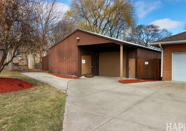 12416 W Paddock Ave, Beach Park, IL 60087 | MLS# 12603055 | Houzeo