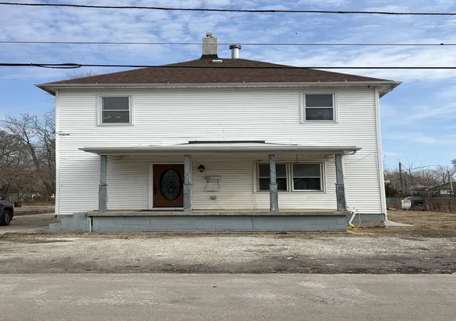 Homes for sale in Streator, IL | 313 S Everett St, Streator, IL 61364 | MLS# 12603099