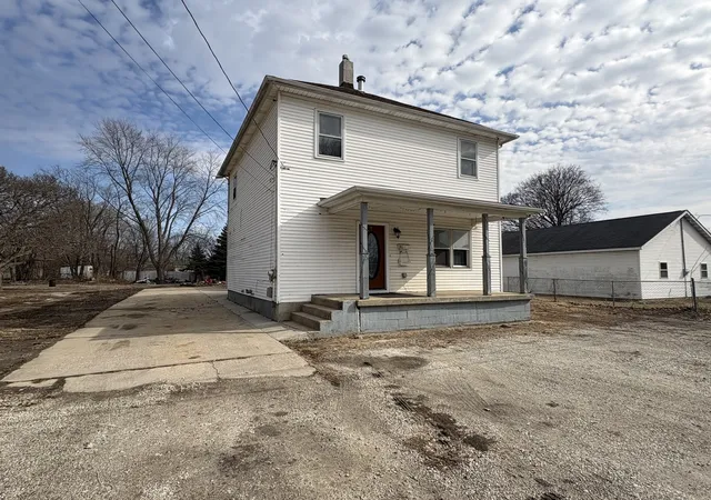 Homes for sale in Streator, IL | 313 S Everett St, Streator, IL 61364 | MLS# 12603099