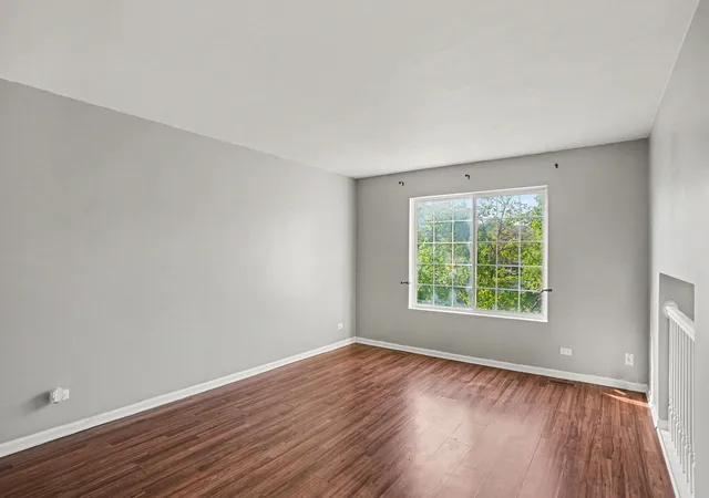 Photo 3 of Townhouse for sale at 1870 Middlebury Dr, Aurora, IL 60503 | MLS# 12603499 | Listing updated on 2026-09-16