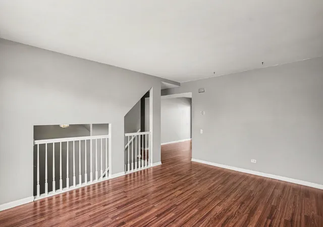 Photo 4 of Townhouse for sale at 1870 Middlebury Dr, Aurora, IL 60503 | MLS# 12603499 | Listing updated on 2026-09-16