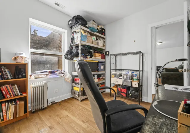 Homes for sale in Chicago, IL | 6319 N Sacramento Avenue, Chicago, IL 60659 | Houzeo