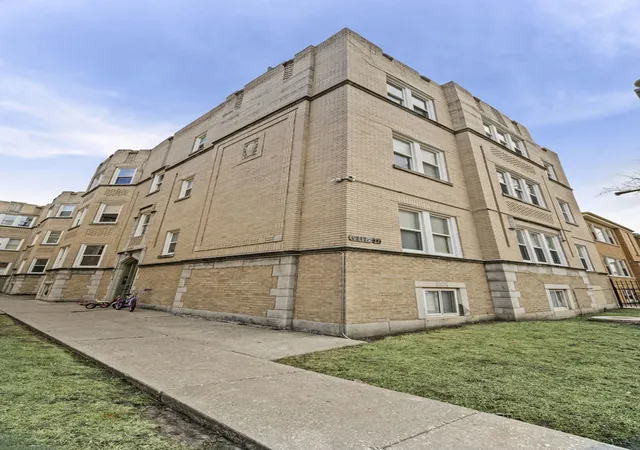 Homes for sale in Chicago, IL | 6319 N Sacramento Ave #3E, Chicago, IL 60659 | MLS# 12603523