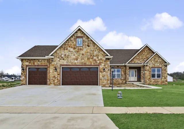 2nd image of 3020 Beringer Cir, Urbana, IL 61802 | MLS# 12603647