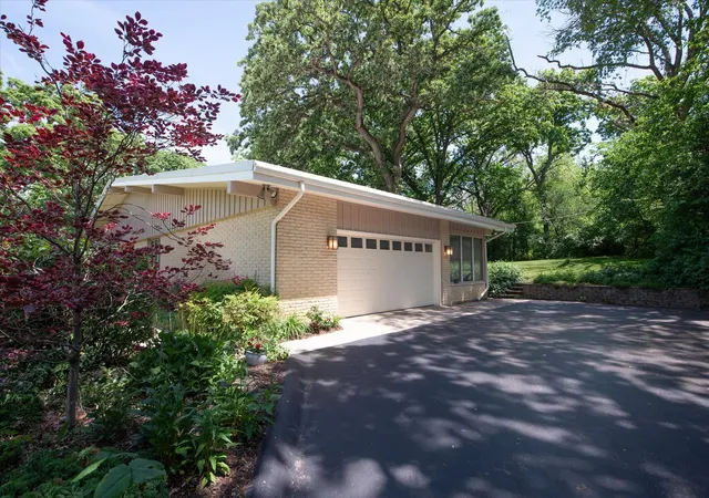 4th image of 1196 Nottingham Ln, Elgin, IL 60120 | MLS# 12603666