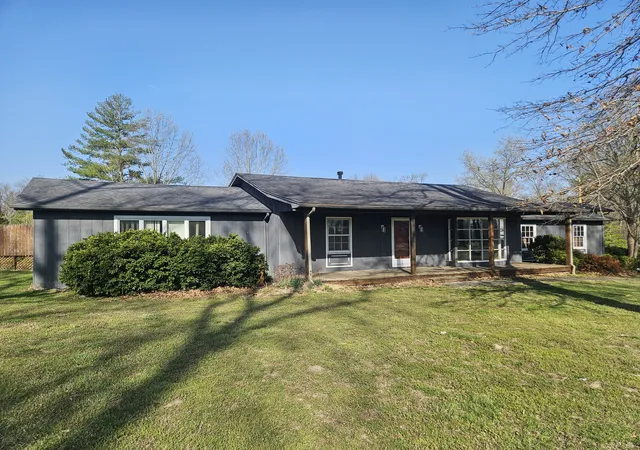 Photo 2 of Single family home for sale at 9769 Stuyvesant St, Benton, IL 62812 | MLS# 12603754 | Listing updated on 2026-07-11