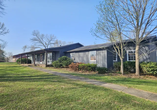 Photo 3 of Single family home for sale at 9769 Stuyvesant St, Benton, IL 62812 | MLS# 12603754 | Listing updated on 2026-07-11