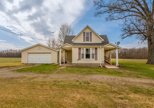 3rd image of 15016 Harmony Church Rd, West Frankfort, IL 62896 | MLS# 12603882