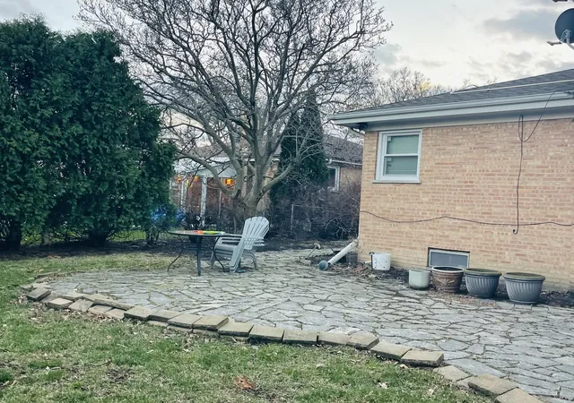 3rd image of 8925 Oriole Ave, Morton Grove, IL 60053 | MLS# 12604006
