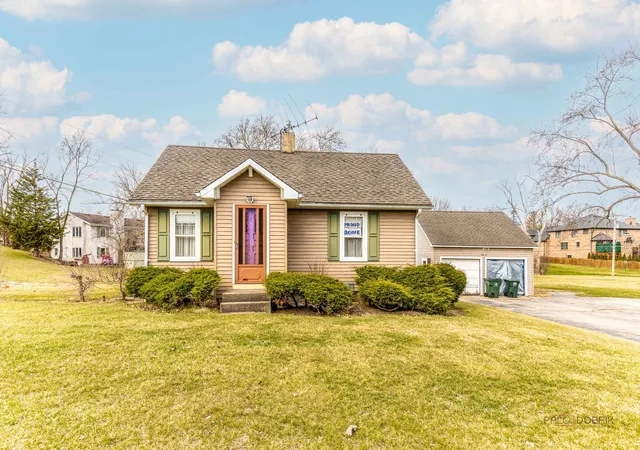 Photo 1 of Single family home for sale at 580 N Quentin Rd, Palatine, IL 60067 | MLS# 12604050 | Listing updated on 2026-04-25