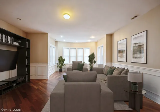 2nd image of 7018 S Paxton Ave #3N, Chicago, IL 60649 | MLS# 12604169